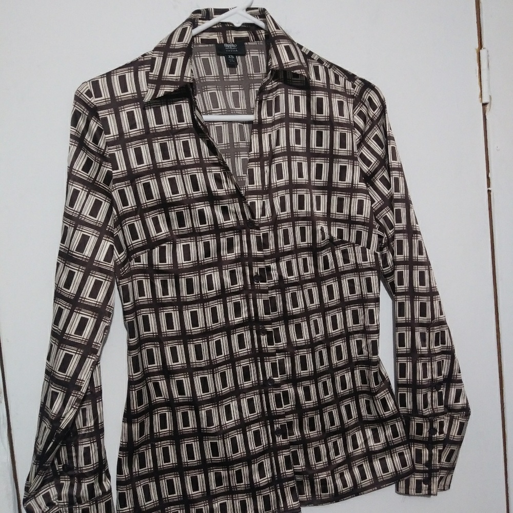 Mossimo Button down Shirt - Picture 2 of 7